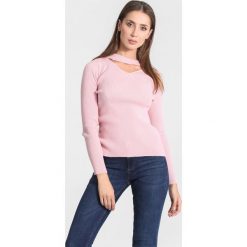 Różowy Sweter Triangle Shape. Czerwone swetry klasyczne damskie marki other, na jesień, l. Za 49,99 zł.