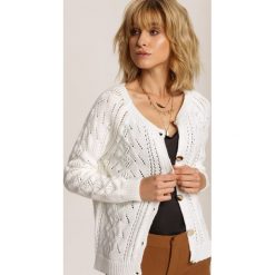 Biały Sweter Lariliana. Białe swetry damskie Renee, uniwersalny, bez wzorów. Za 129,99 zł.