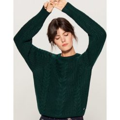 Sweter z warkoczowym splotem - Khaki. Brązowe swetry klasyczne damskie marki Mohito, l, ze splotem. Za 119,99 zł.