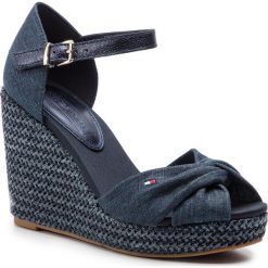 Espadryle TOMMY HILFIGER - Iconic Elena Metallic Canvas FW0FW04080 Midnight 403. Niebieskie espadryle damskie TOMMY HILFIGER, bez wzorów, ze skóry, bez obcasa, na obcasie. W wyprzedaży za 199,00 zł.