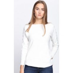 Biały Sweter Love Street. Białe swetry klasyczne damskie Born2be, l, z koronki, z dekoltem w łódkę. Za 64,99 zł.