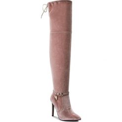 Buty zimowe damskie: Muszkieterki CARINII – B3515 J31-000-000-A49