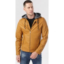 Camelowa Kurtka Carilryna. Brązowe kurtki męskie Born2be, xxl, bez wzorów. Za 199,99 zł.