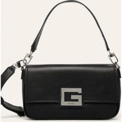 Guess Jeans - Torebka. Czarne listonoszki damskie Guess Jeans, w paski, z bawełny, na ramię, bez dodatków. Za 569,90 zł.