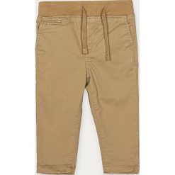 GAP - Spodnie dziecięce 74-110 cm. Zielone spodnie chłopięce GAP, bez wzorów, z elastanu. Za 119,90 zł.