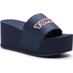 Klapki TOMMY HILFIGER - Glitter Detail High Pool Slide FW0FW04241 Midnight 403. Klapki damskie TOMMY HILFIGER. Za 269,00 zł.