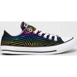 Converse - Tenisówki. Czarne trampki i tenisówki damskie Converse, bez wzorów, z gumy, na sznurówki. W wyprzedaży za 229,90 zł.