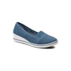 NYLON RED WSSB851-3 Jeansowy. Czerwone trampki i tenisówki damskie Nylon Red, bez wzorów, z jeansu, bez zapięcia. Za 39,99 zł.