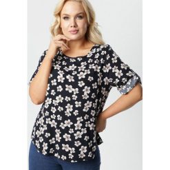 Granatowa Bluzka Allunora. Niebieskie bluzki damskie Born2be, xl, bez wzorów, z tkaniny, z okrągłym kołnierzem, z krótkim rękawem. Za 59,99 zł.