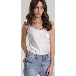 Biały Top Susie. Białe bluzki damskie Renee, s, w koronkowe wzory, z koronki, bez kołnierzyka. Za 49,99 zł.
