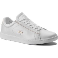 Sneakersy LACOSTE - Carnaby Evo 118 6 Spw 7-35SPW0013216 Wht/Gld. Białe półbuty damskie Lacoste, na co dzień, bez wzorów, ze skóry, bez obcasa, bez zapięcia. W wyprzedaży za 279,00 zł.