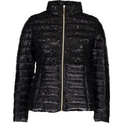 Kurtka w kolorze czarnym. Czarne kurtki damskie pikowane marki Cashmere & Jackets, s, w koronkowe wzory, z koronki, bez kaptura. W wyprzedaży za 212,95 zł.