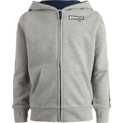 Bench BRANDED TAPE HOODY Bluza rozpinana grey marl. Szare bluzy męskie Bench, z bawełny. W wyprzedaży za 170,10 zł.