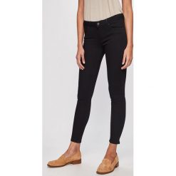Pepe Jeans - Jeansy Lola. Czarne jeansy damskie Pepe Jeans, z obniżonym stanem. W wyprzedaży za 249,90 zł.