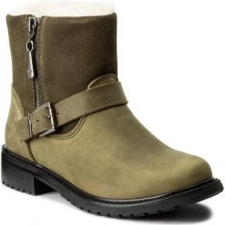 Botki EMU AUSTRALIA - Roadside W11296 Military Green. Zielone buty zimowe damskie EMU Australia, z nubiku, na obcasie. W wyprzedaży za 479,00 zł.