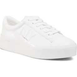 Sneakersy CALVIN KLEIN - Jamella B4E00036 White. Białe półbuty damskie Calvin Klein, bez wzorów, ze skóry ekologicznej, bez obcasa, na koturnie, bez zapięcia. Za 499,00 zł.