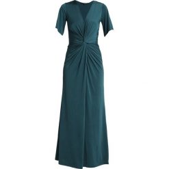 Ilse Jacobsen EMMA Długa sukienka pine green. Zielone sukienki damskie marki Ilse Jacobsen, s, bez wzorów, z elastanu, bez kołnierzyka, z długim rękawem, długie, maxi. Za 689,00 zł.