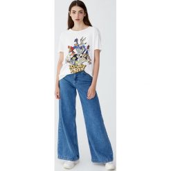 Koszulka z postaciami ze Zwariowanych Melodii. Szare t-shirty damskie marki Pull&Bear. Za 59,90 zł.