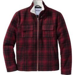 Kurtka ze sztucznym futerkiem w kołnierzu Regular Fit bonprix czerwony w kratę. Czerwone kurtki męskie bomber bonprix, m. Za 124,99 zł.