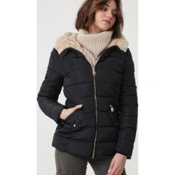 Czarna Kurtka Mornington. Czarne kurtki damskie Born2be, na zimę, xl, bez wzorów, z futra, klasyczne, długie, bez kaptura. Za 169,99 zł.
