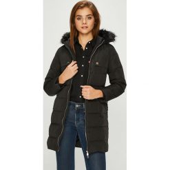 Guess Jeans - Kurtka puchowa dziecięca. Niebieskie kurtki dziewczęce Guess Jeans, w paski, z poliesteru, długie, z kapturem. W wyprzedaży za 399,90 zł.