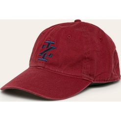 Izod - Czapka. Niebieskie czapki męskie IZOD, bez wzorów, z bawełny. W wyprzedaży za 49,90 zł.