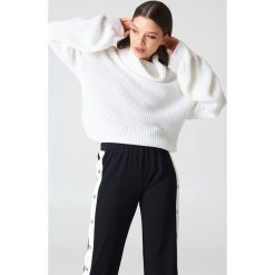 NA-KD Sweter oversize z golfem - White. Białe golfy damskie NA-KD, z dzianiny, z długim rękawem. Za 161,95 zł.
