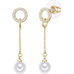 Kolczyki z perłami w kolorze białym. Żółte kolczyki damskie Highstreet Jewels, Runway & Co., z perłą, złote. W wyprzedaży za 49,95 zł.