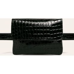 Vero Moda - Nerka. Czerwone nerki damskie Vero Moda, w paski, z bawełny, casualowe, małe, bez dodatków. Za 89,90 zł.