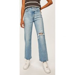 Levi's - Jeansy Ribcage. Czerwone jeansy damskie Levi's®, s, z podwyższonym stanem. W wyprzedaży za 249,90 zł.