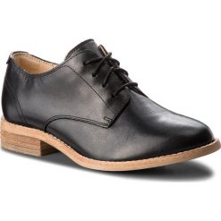 Oxfordy CLARKS - Edenvale Ash 261363034 Black Leather. Czarne półbuty damskie Clarks, bez obcasa, na płaskiej podeszwie, bez zapięcia. W wyprzedaży za 279,00 zł.