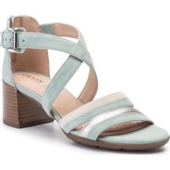 Sandały GEOX - D Marykarmen M.S. E D92CWE 00021 C3U5K Lt Green/Cream. Zielone klapki damskie Geox, bez wzorów, z zamszu, bez obcasa, na obcasie. W wyprzedaży za 229,00 zł.