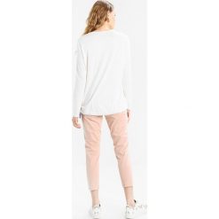 Bluzki damskie: Cartoon Bluzka offwhite
