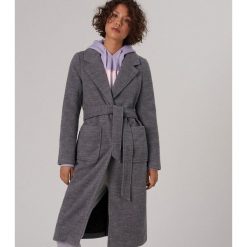 Długi płaszcz z wełną -. Płaszcze damskie Cropp, s, bez wzorów, z wełny, długie. Za 199,99 zł.