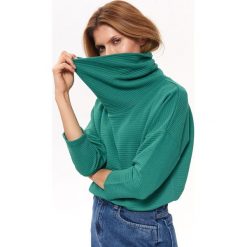 Bluza z wysoką stójką. Zielone bluzy damskie Top Secret, na lato, bez wzorów, z dzianiny, bez rękawów, bez kaptura. Za 79,99 zł.