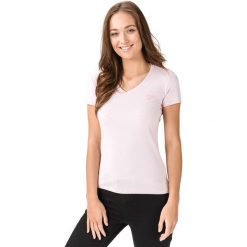 Guess Koszulka Różowy. Różowe koszulki damskie Guess, m, z aplikacjami, z elastanu, bez kołnierzyka, z krótkim rękawem. Za 130,95 zł.