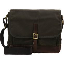 Fossil DEFENDER CITY Torba na ramię loden green. Zielone torby męskie na ramię marki Fossil. W wyprzedaży za 423,20 zł.