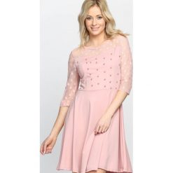 Różowa Sukienka Love Dance. Różowe sukienki damskie Born2be, s, bez wzorów, z poliesteru, wizytowe, bez kołnierzyka, bez rękawów. Za 59,99 zł.