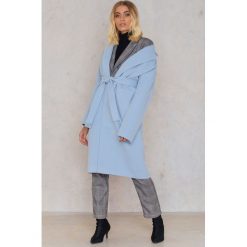 Płaszcze damskie: Trendyol Płaszcz z kołnierzem i paskiem – Blue