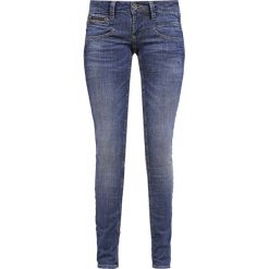 Freeman T. Porter ALEXA Jeansy Slim Fit flexy blue. Niebieskie rurki damskie marki Freeman T. Porter, z elastanu. W wyprzedaży za 265,85 zł.