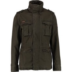 Superdry ROOKIE HEAVY WEATHER Kurtka przejściowa field dark khaki. Brązowe marynarki męskie Superdry, xl, bez wzorów, z bawełny. W wyprzedaży za 384,30 zł.