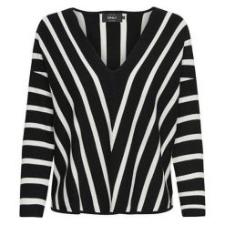 ONLY Damski sweter AYA 7/8 z dekoltem w szpic Knt Black (rozmiar S). Czarne swetry damskie ONLY, s, bez wzorów, z materiału, bez rękawów, bez kaptura. W wyprzedaży za 94,00 zł.