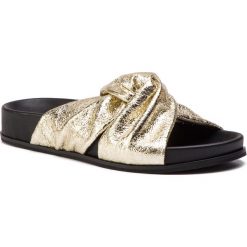 Klapki TWINSET - Ciabatta 191TCT054 Oro Chiaro Fr 0050C. Żółte klapki damskie marki Twinset, bez wzorów, ze skóry, bez obcasa. Za 689,00 zł.