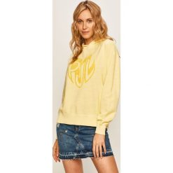 Pepe Jeans - Bluza Fifi. Żółte bluzy damskie Pepe Jeans, s, z aplikacjami, z bawełny, bez rękawów, z kapturem. Za 299,90 zł.