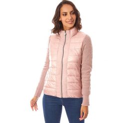 Kurtka przejściowa w kolorze jasnoróżowym. Różowe kurtki damskie Snowie Collection, m, bez wzorów, z dzianiny, bez kaptura. W wyprzedaży za 219,95 zł.