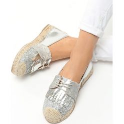 Srebrne Espadryle Amazing Grace. Szare tomsy damskie Born2be, na niskim obcasie, na platformie. Za 34,99 zł.