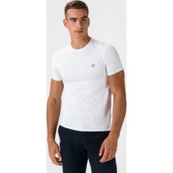 Guess Core Koszulka Biały. Białe podkoszulki męskie Guess, m, z haftami, z elastanu, bez kołnierzyka, krótkie. Za 133,95 zł.