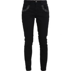 Mos Mosh Jeansy Slim Fit black denim. Czarne jeansy damskie relaxed fit marki Mos Mosh, z bawełny. W wyprzedaży za 299,50 zł.