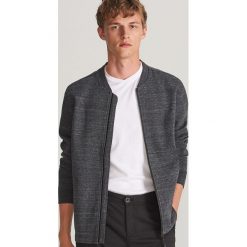 Rozpinana bluza - Szary. Szare bluzy męskie Reserved, s, bez wzorów, bez kołnierzyka, bez rękawów, bez kaptura. Za 139,99 zł.