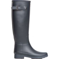 Kalosze HUNTER REFINED WELLINGTON Granatowy. Niebieskie kalosze damskie marki Hunter, z gumy, przed kolano. Za 448,00 zł.